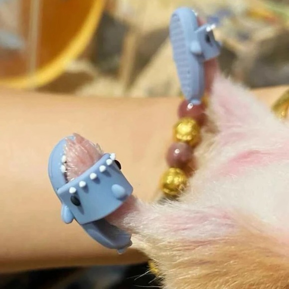 $3 PINK OR PURPLE SMALL ANIMAL SHOES. PINK. $3 IF BUNDLED - Picture 10 of 13